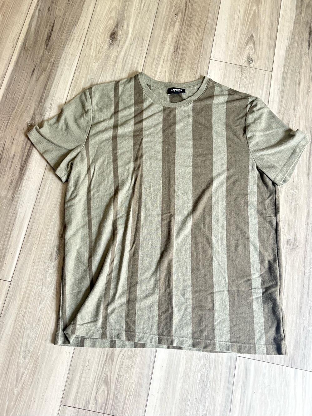 Express Men's Green Linen Blend Short Sleeve Striped Shirt Large